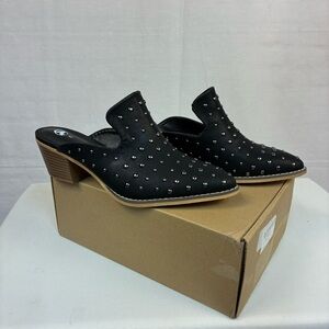 NIB Studded Black Chunky Heel Western Mules 41